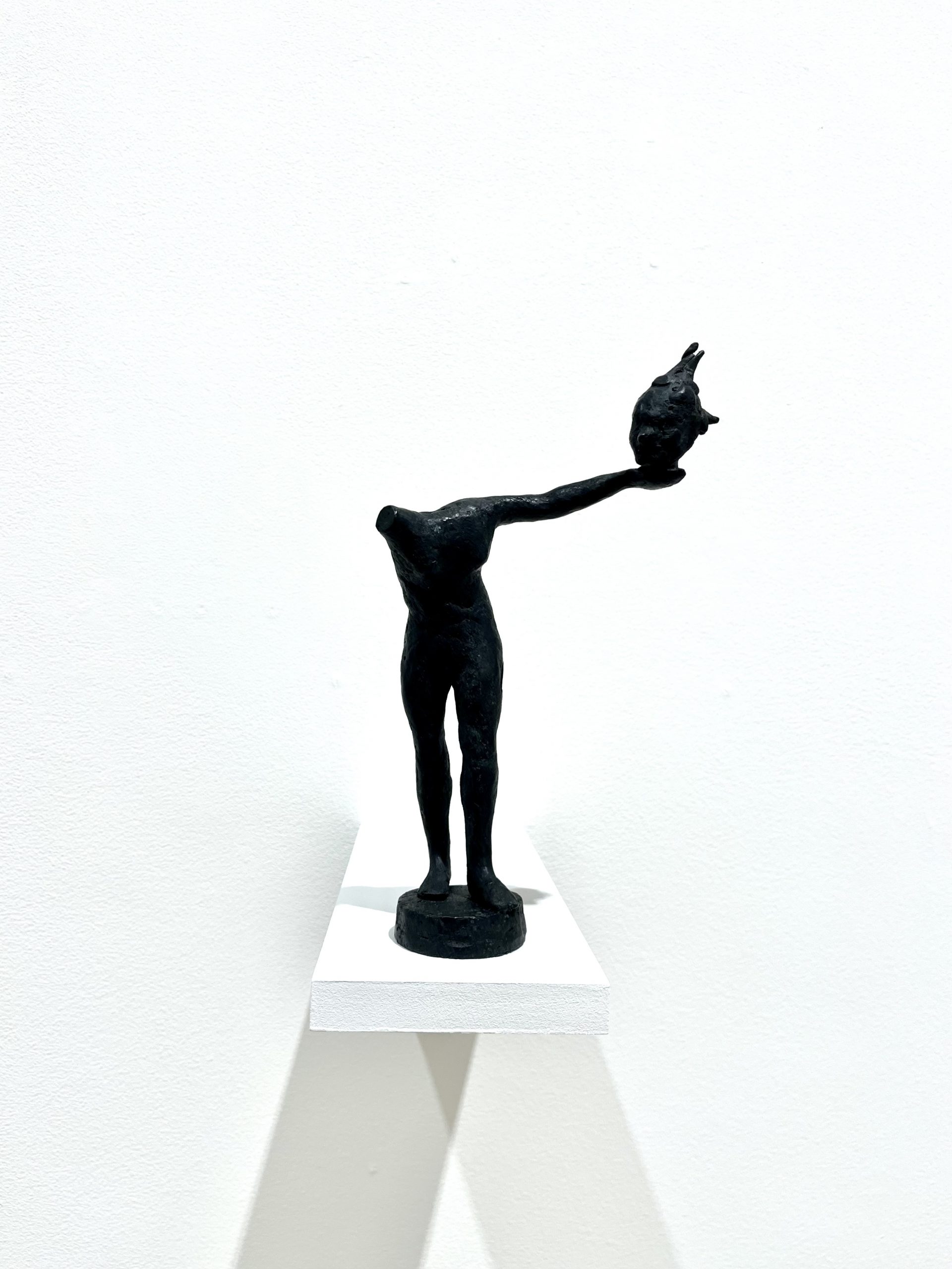 FREDRIK WRETMAN, Selfie 2, 2023. Brons, 25 cm. h