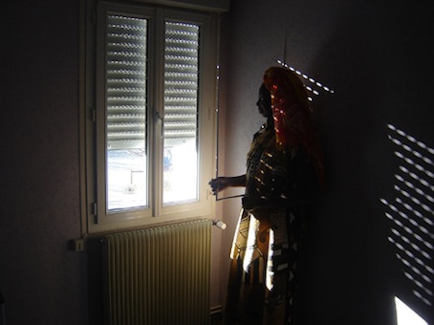 Mohamed Camara, ”Maliens de Paris”, (sant titre), 2007
48 x 58 cm. (framed), digital c-print, ed 2/7