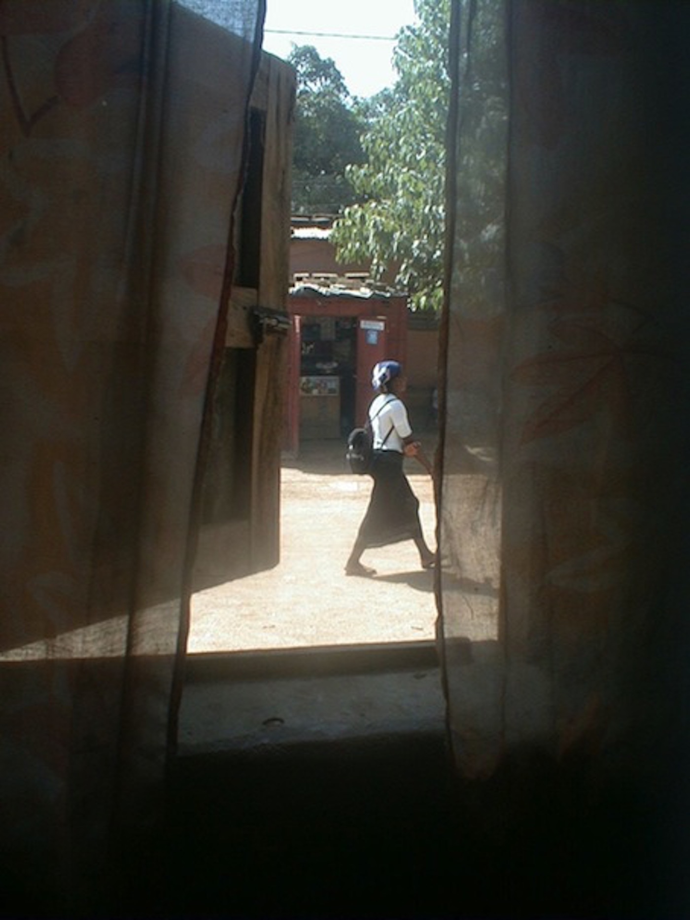 Mohamed Camara, "A midi, la rue de ma fenêtre", (Certains Matins), 2001/2002,