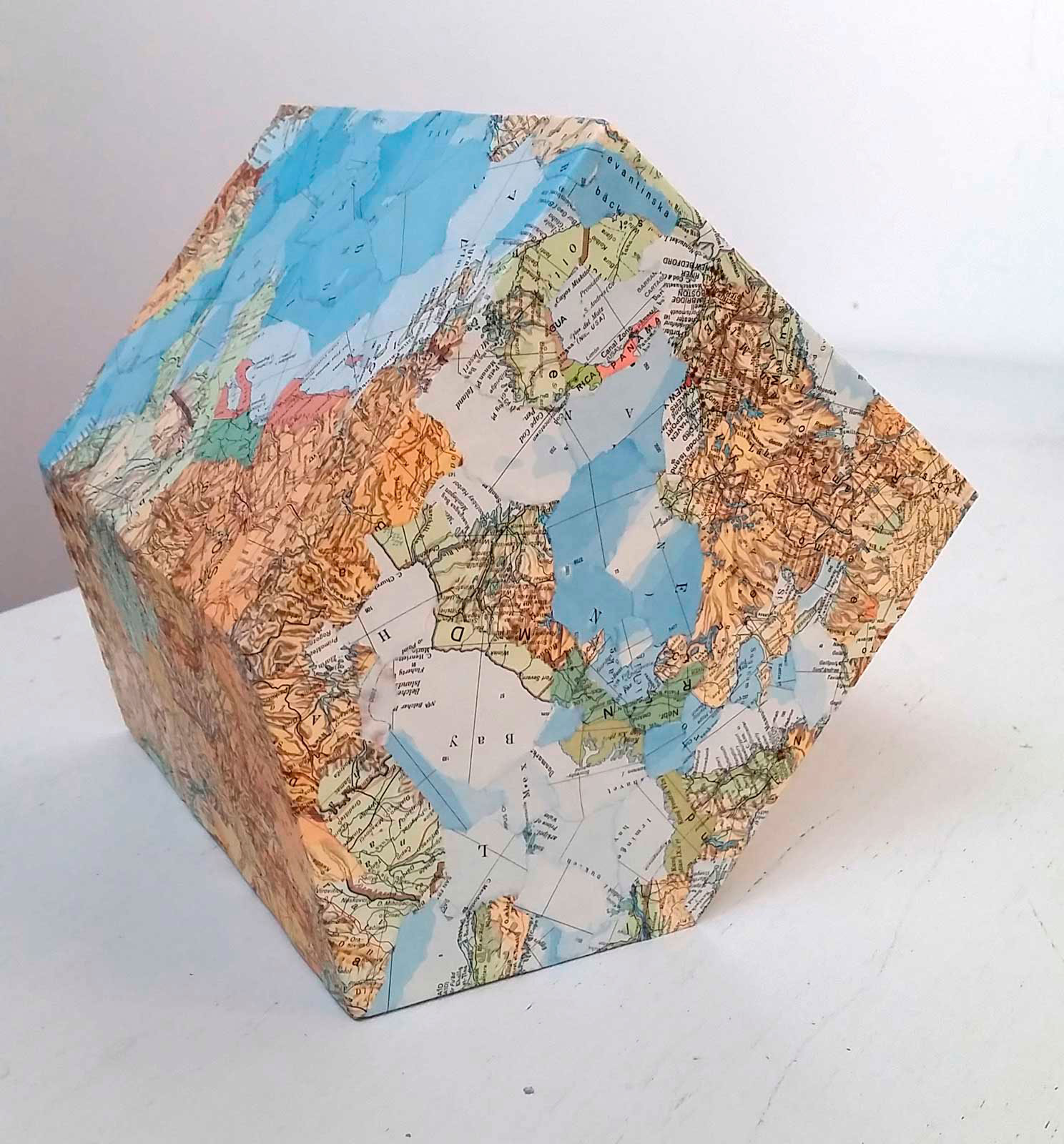 Hillevi Berglund, "Utomhus"(Outside), 2014, 19 x 19 x 17 cm