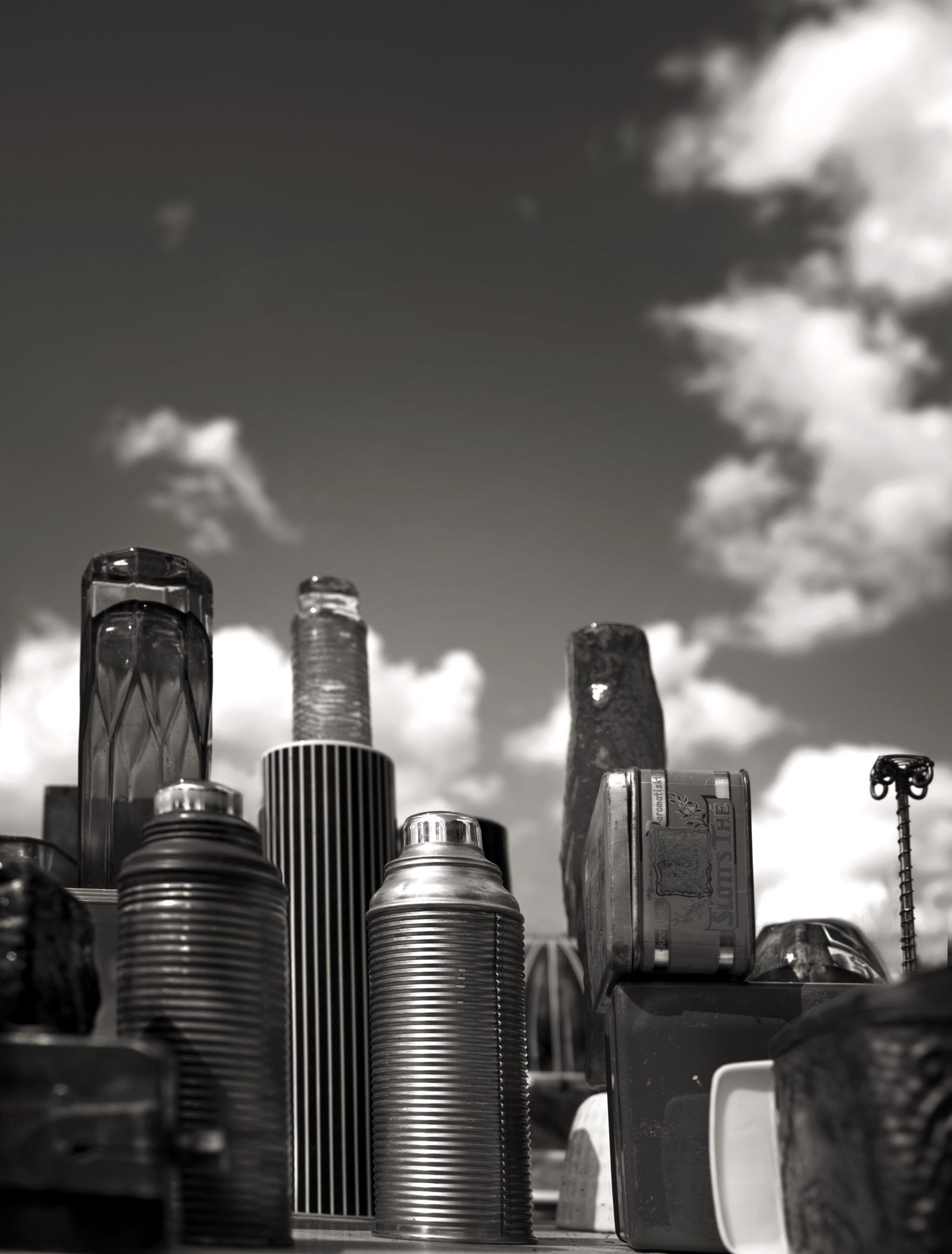 Maria Friberg, "Force Majeure, Miami" 2023
Silvergelatinprint, silikonglasmontering, träram
77 x 60 cm (ed 4/5)