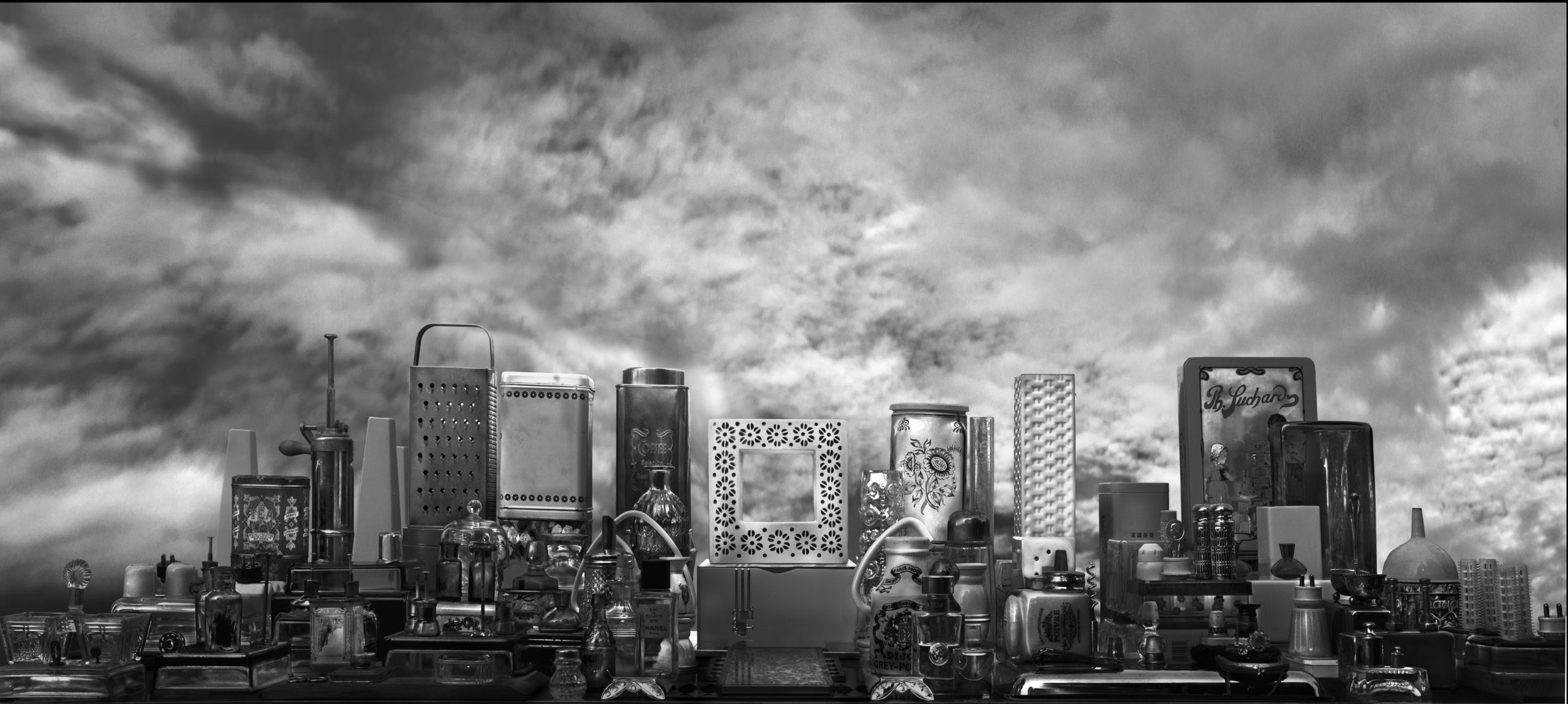 Maria Friberg, "Force Majeure, Paris", 2023
Silvergelatinprint, silikonglasmontering, träram
60 x 127 cm (ed 2/5)