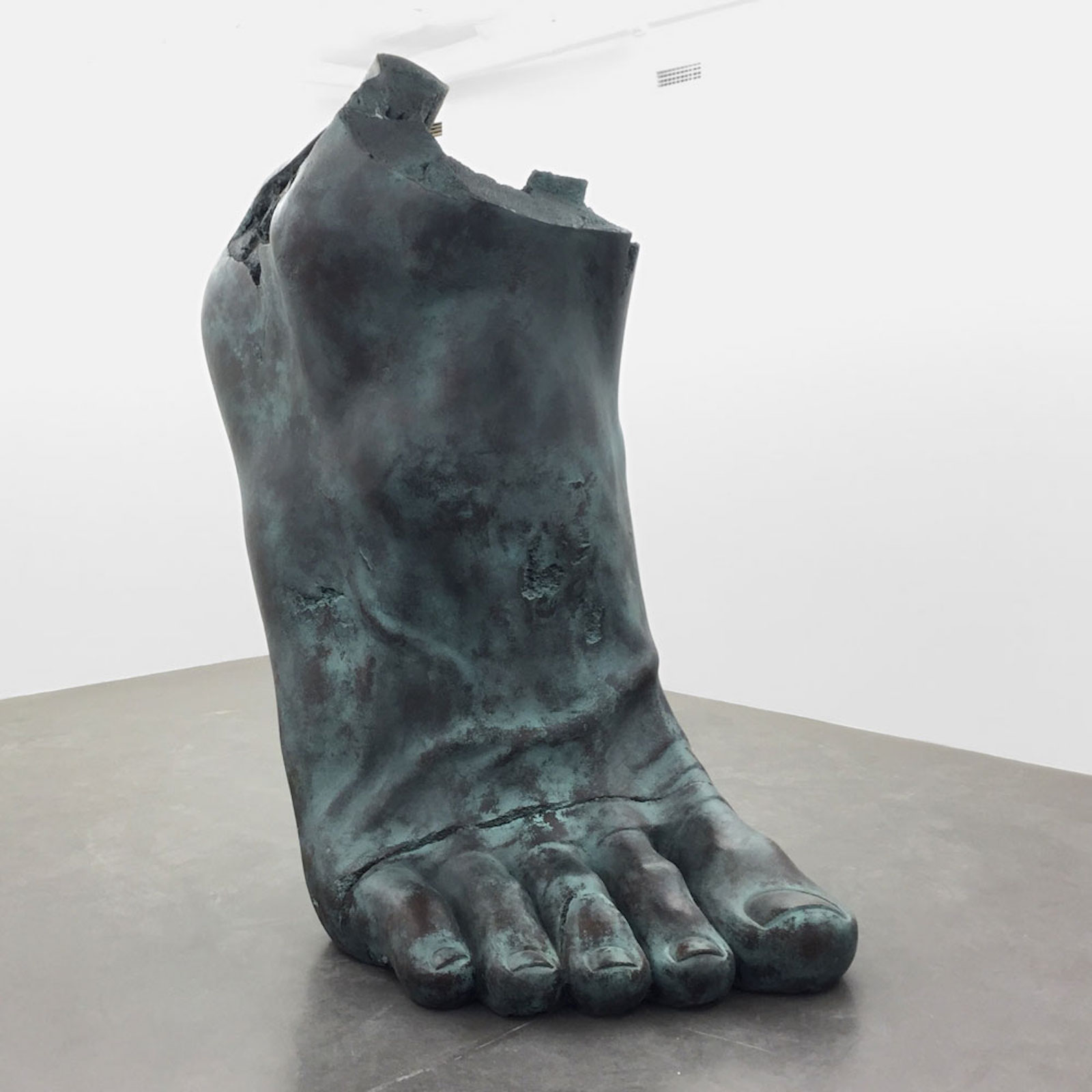 Fredrik Wretman, "Half Foot", 2014, fiberglass, 250 cm, 250 kg