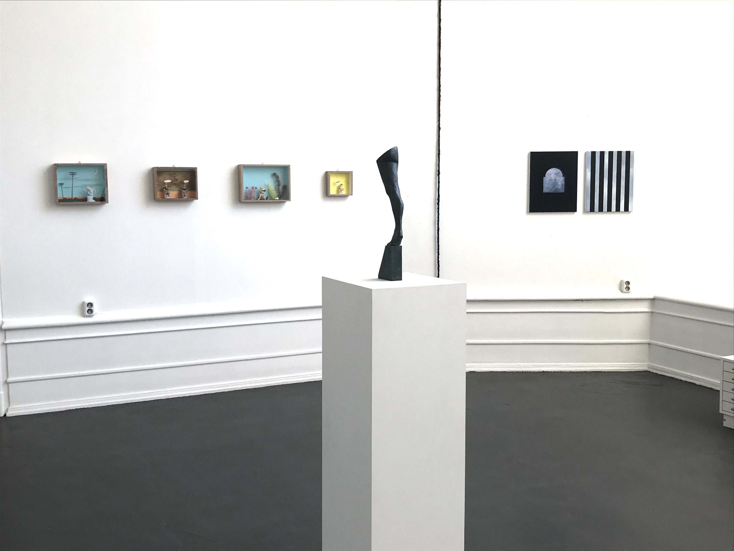 Ande och Materia / Mind and Matter, April 2020. Fredrik Wretman (sculpture), Thomas Olsson (objects), Jakob Solgren (sculpture / paintings)