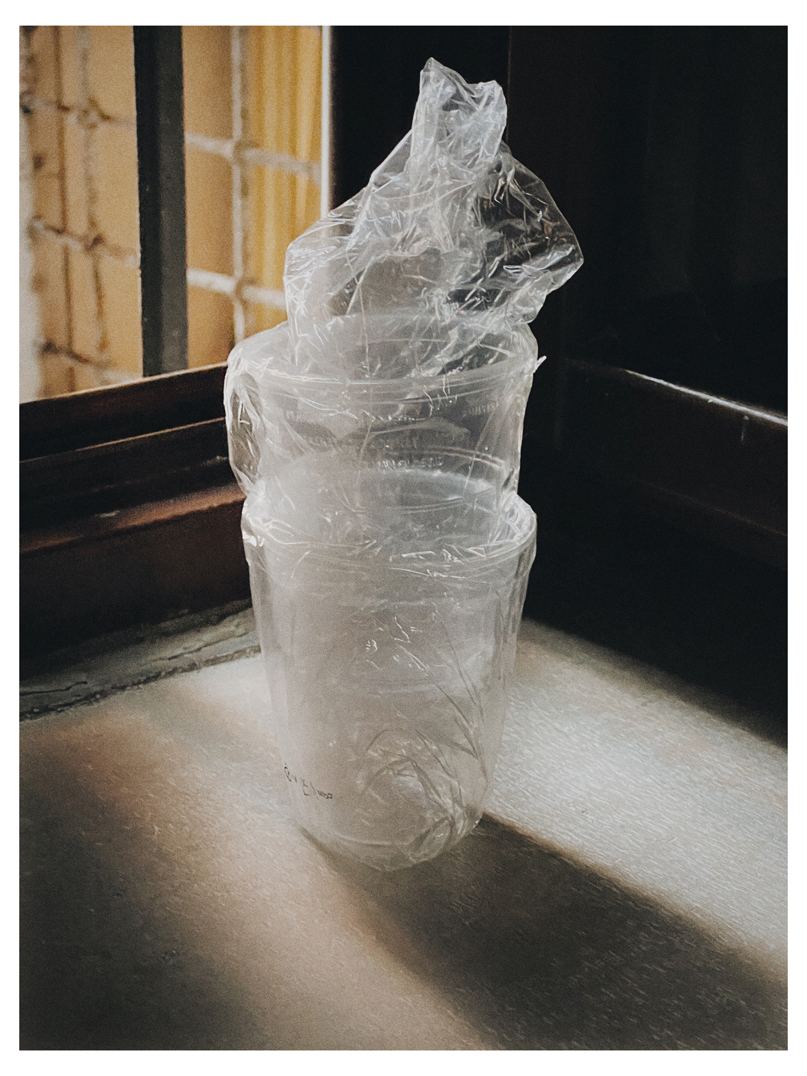 Transit XVI, 2026
Arcivally Fine Art Pigment Print
upplaga 5 (+ 3 a.p.). Seizes:
1. 30 x 42 cm = 14 000 kr
2. 52 x 77 cm = 25 000 kr
3. 73 x 101 cm = 30 000 kr